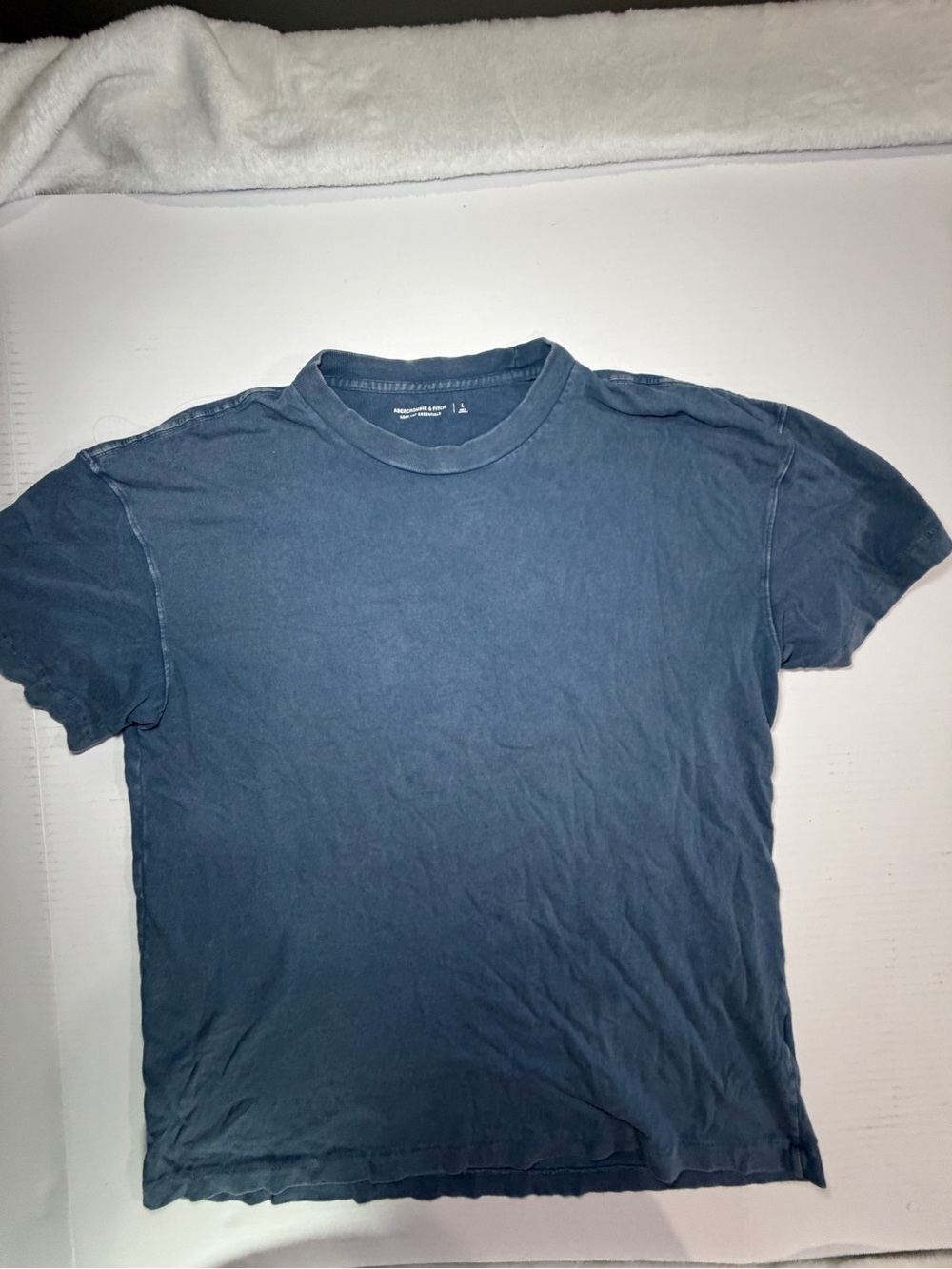 Abercrombie & Fitch Men's Vintage-Style Navy Crew T-Shirt